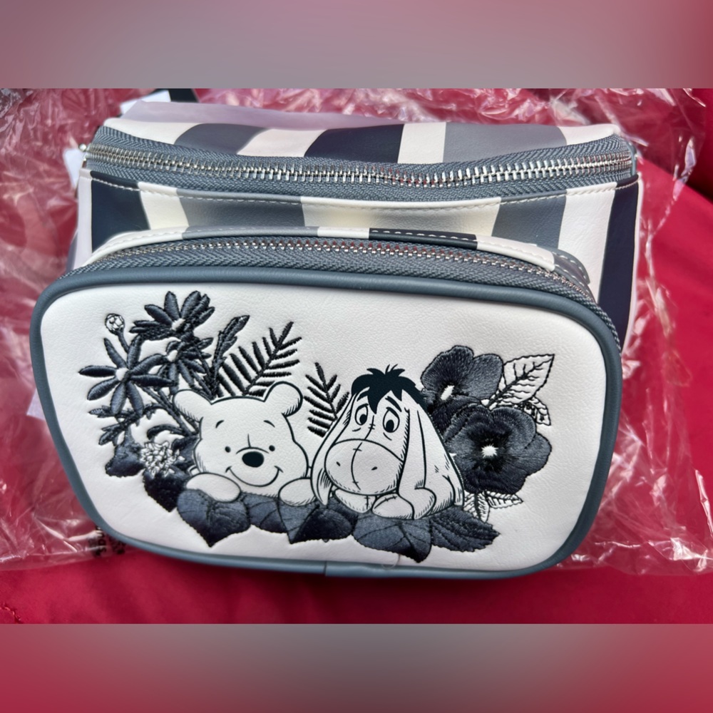 Disney Loungefly Winnie the Pooh Fanny pack